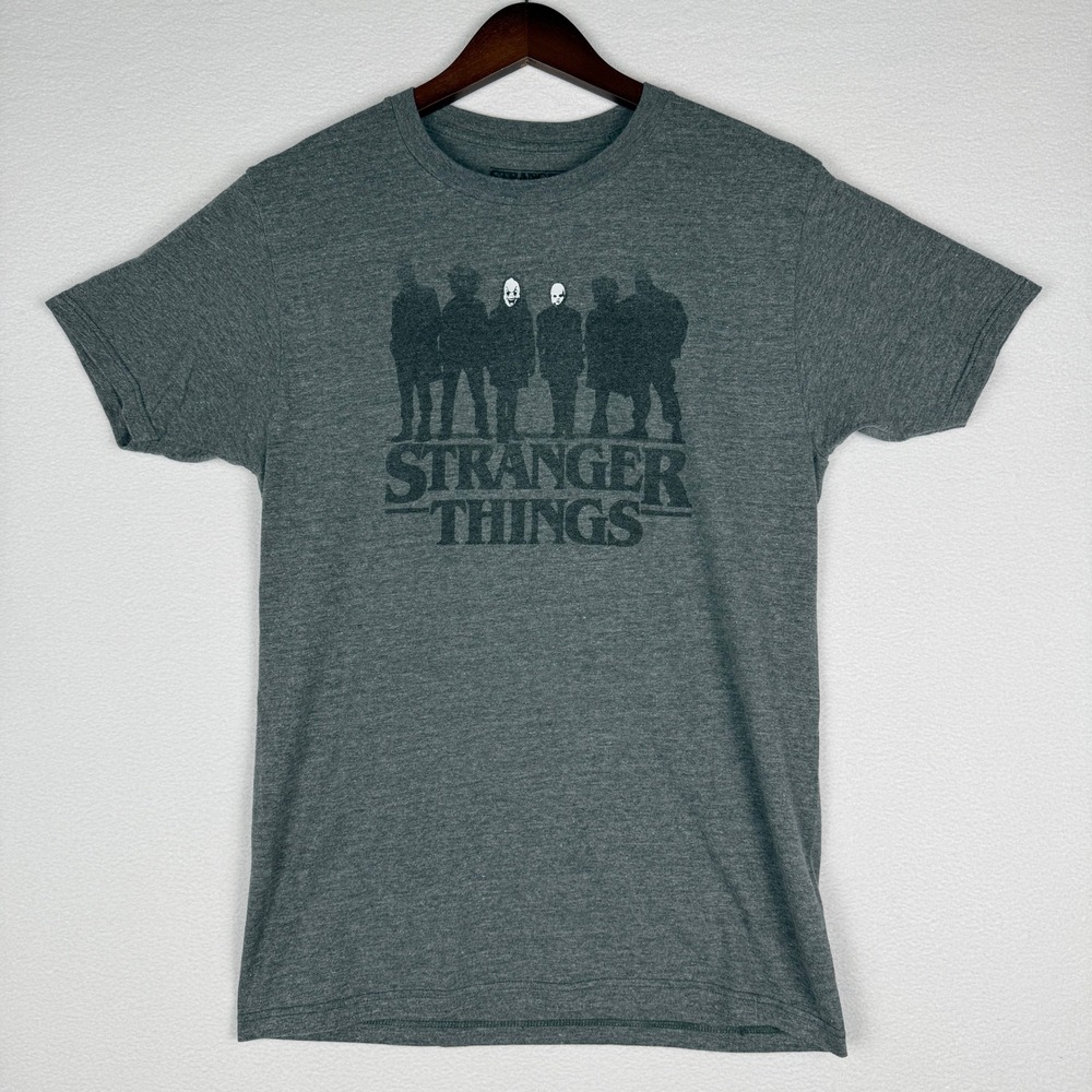 Stranger Things T-Shirt Mens S Grey Short Sleeve Outcast Sillhouete Mask Netflix